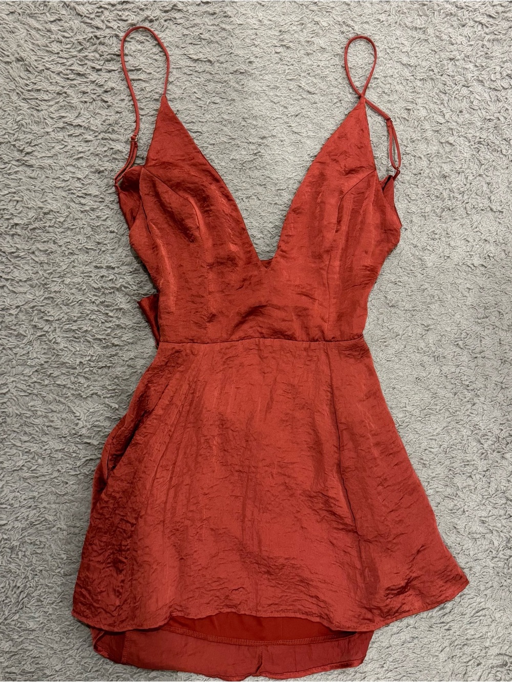 Lucy in the Sky Rust Red Spaghetti Strap V-Neck Mini Dress Size Small